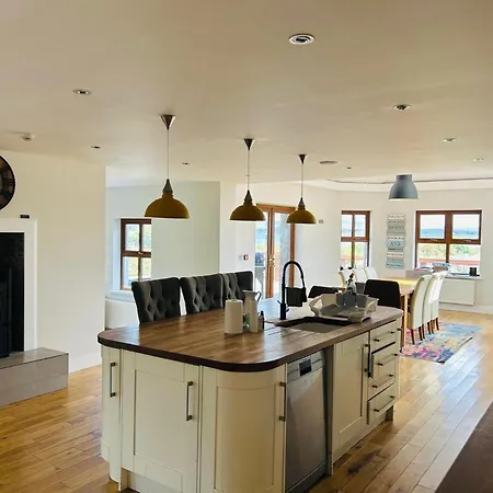 Holiday home Hawthorn House Rosmuck