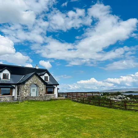 Hawthorn House * Rosmuck