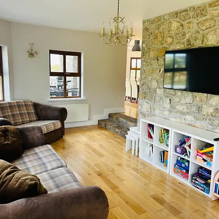 Holiday home Hawthorn House *