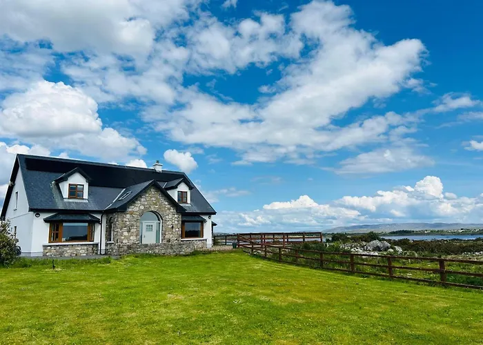 Hawthorn House * Rosmuck
