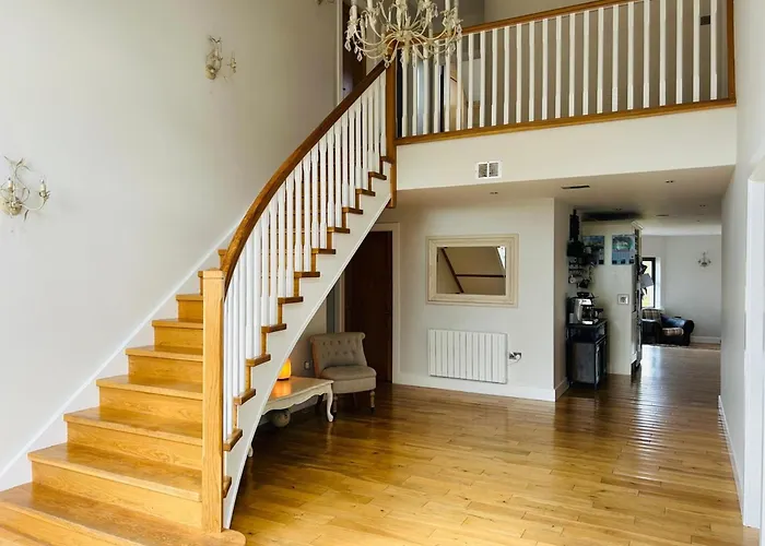 Hawthorn House * Rosmuck